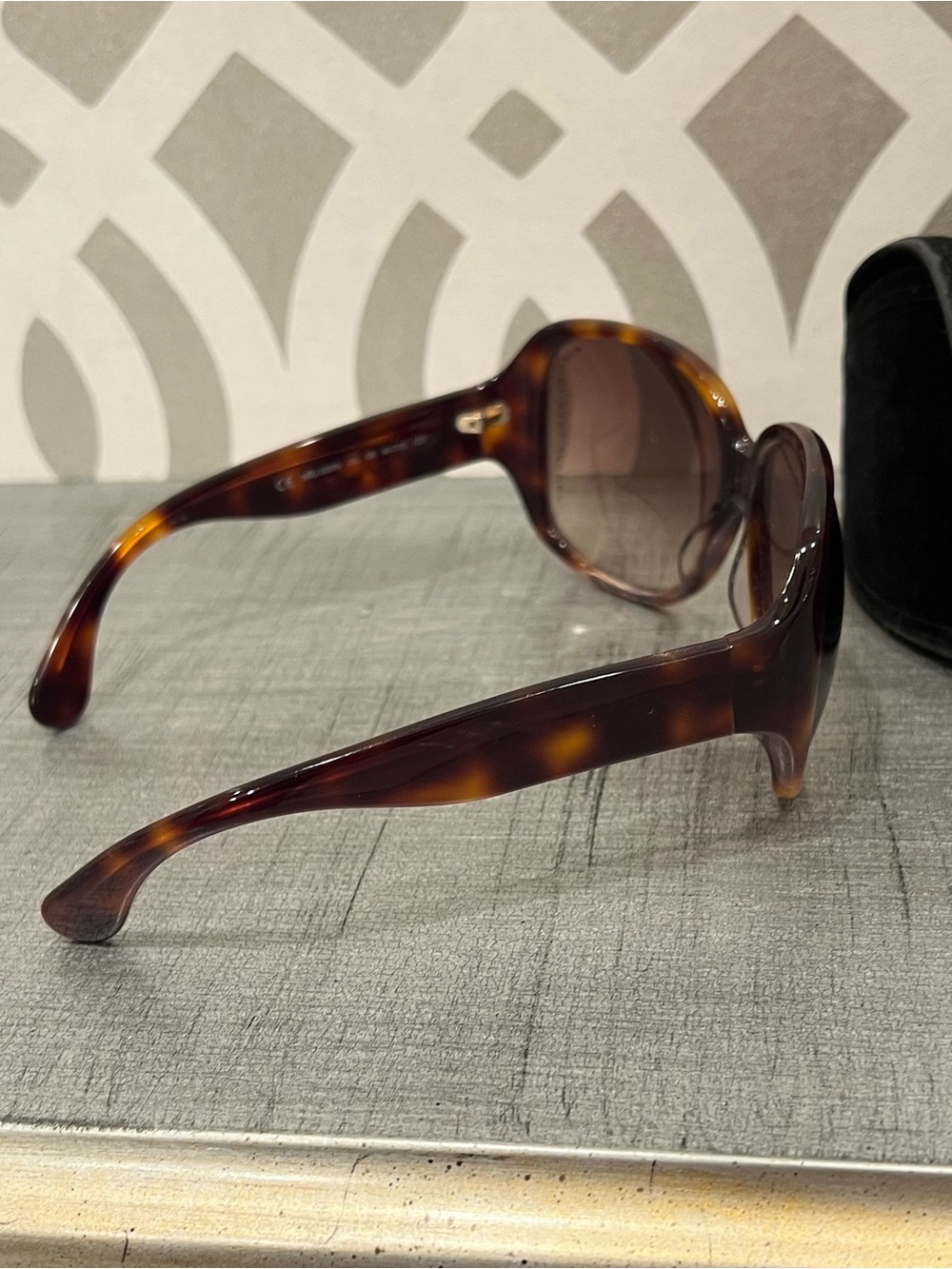 Oversized Marc by Marc Jacobs Sunglasses - Picture 4 of 6